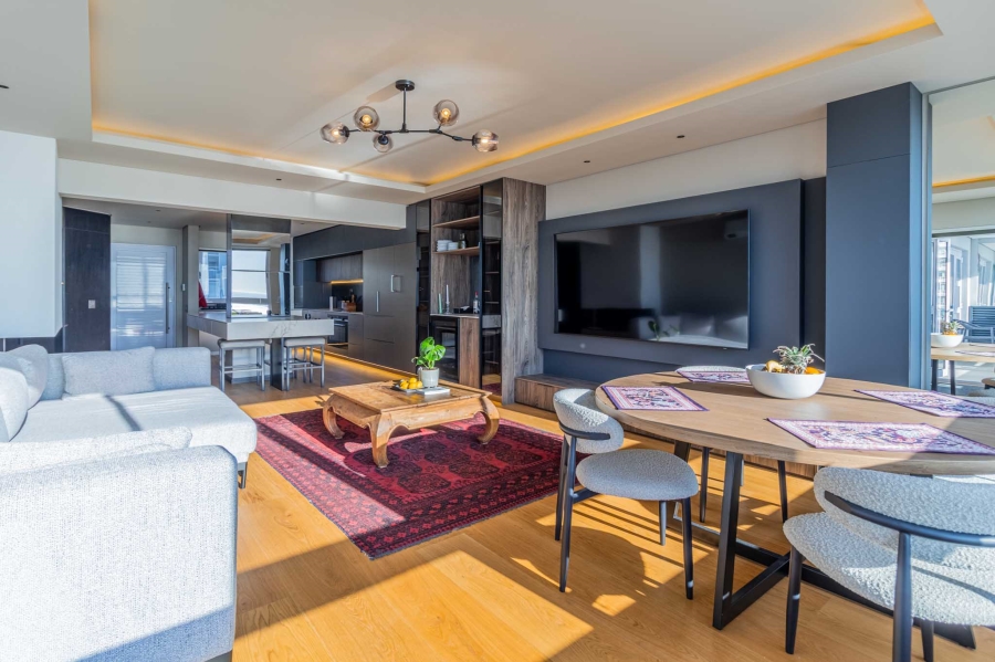 2 Bedroom Property for Sale in Sea Point Western Cape